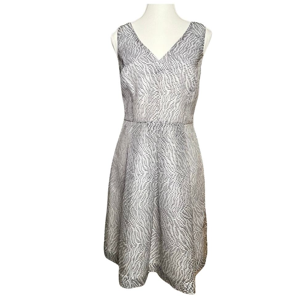 Banana Republic Black White V Neck Sleeveless Fit Flare Mini Dress Cocktail Sz 6 - Picture 2 of 9